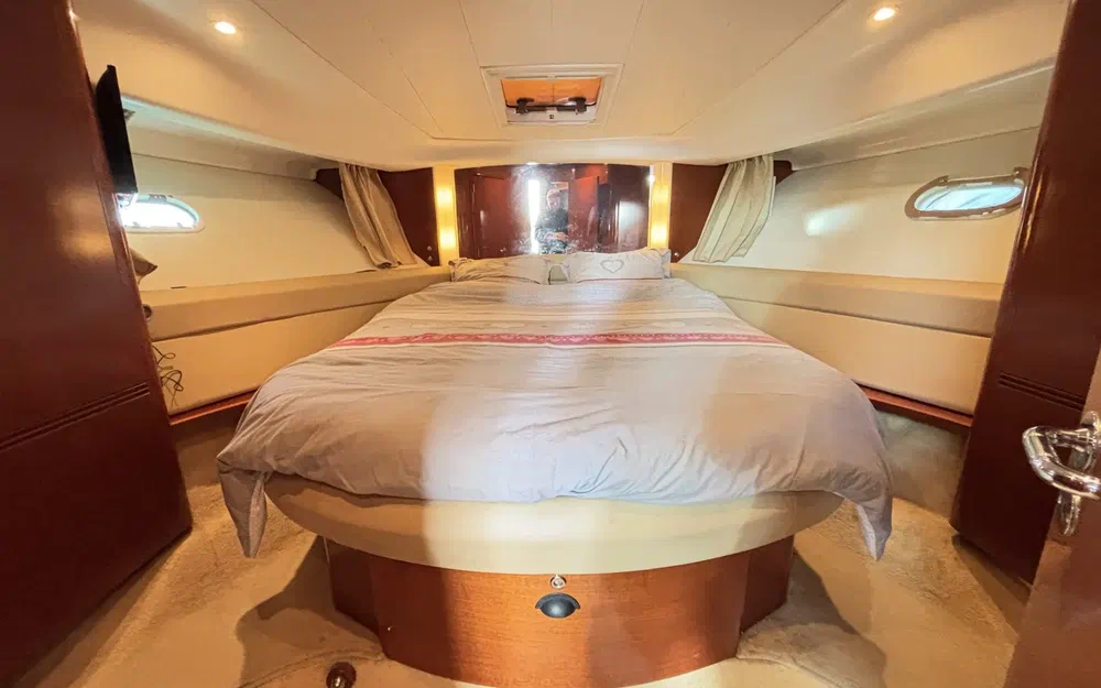 slider 4 Jeanneau Prestige 42 Fly