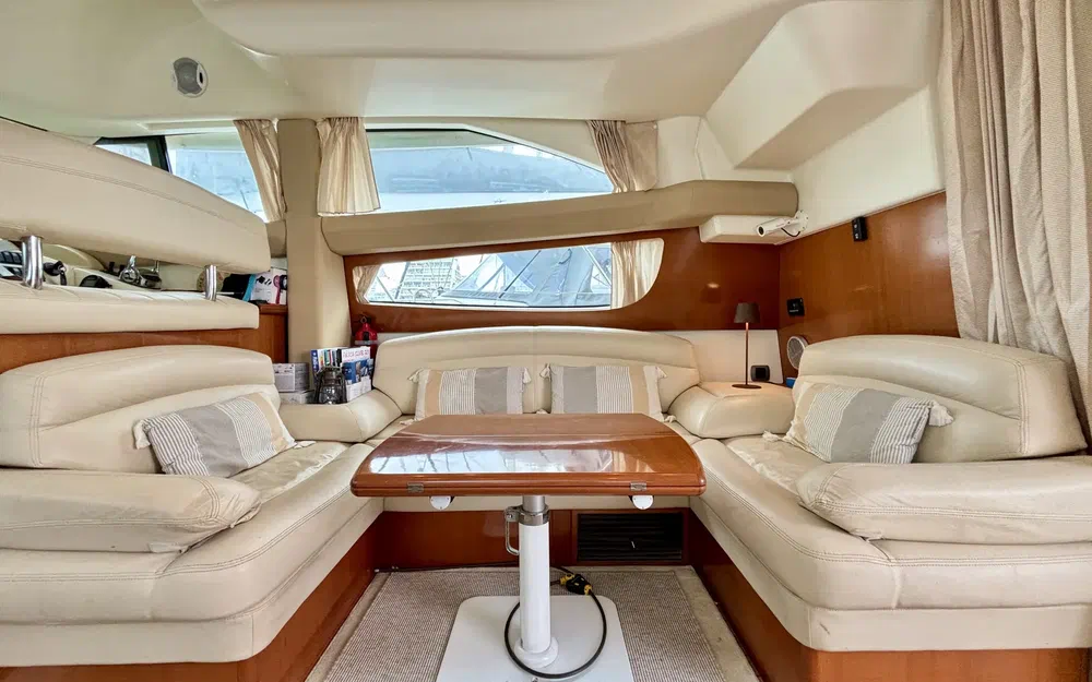 slider 6 Jeanneau Prestige 42 Fly