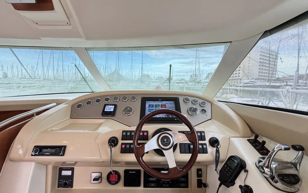 slider 7 Jeanneau Prestige 42 Fly