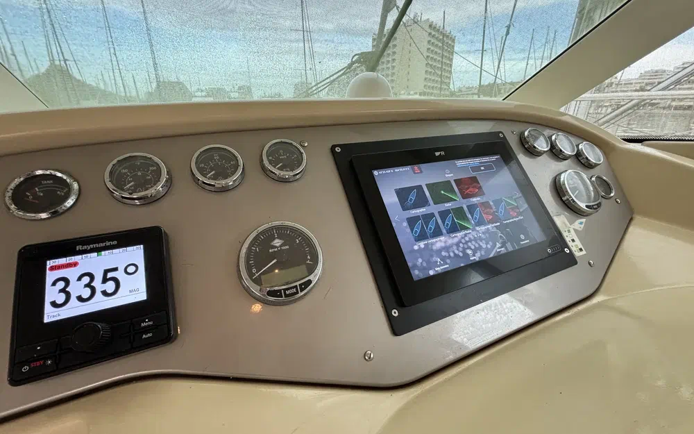 slider 8 Jeanneau Prestige 42 Fly