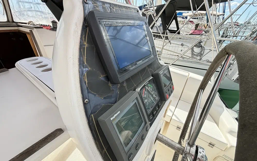 slider 11 Dufour Gib Sea 33