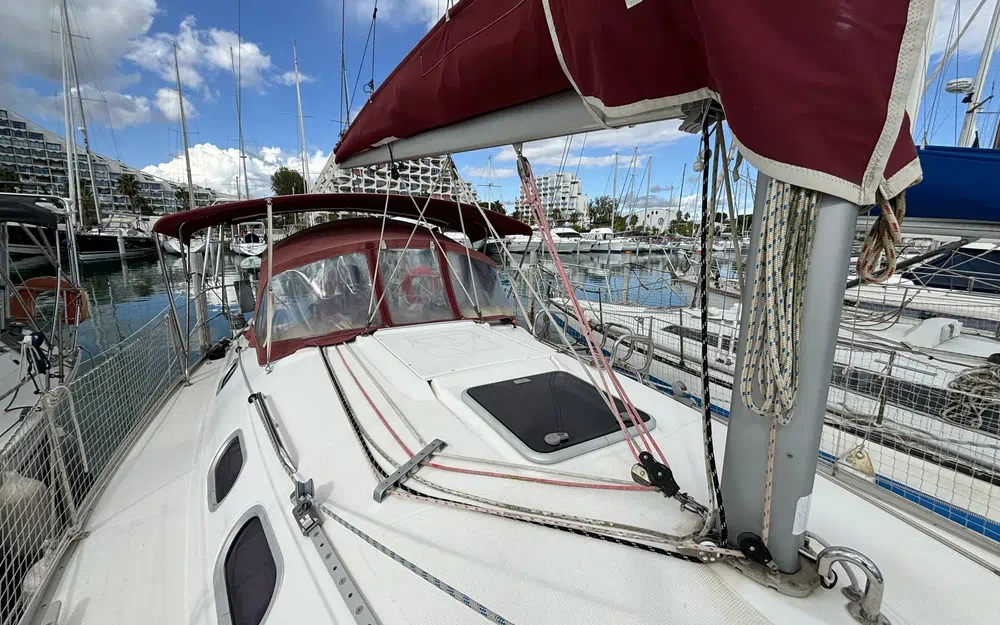 slider 4 Dufour Gib Sea 33