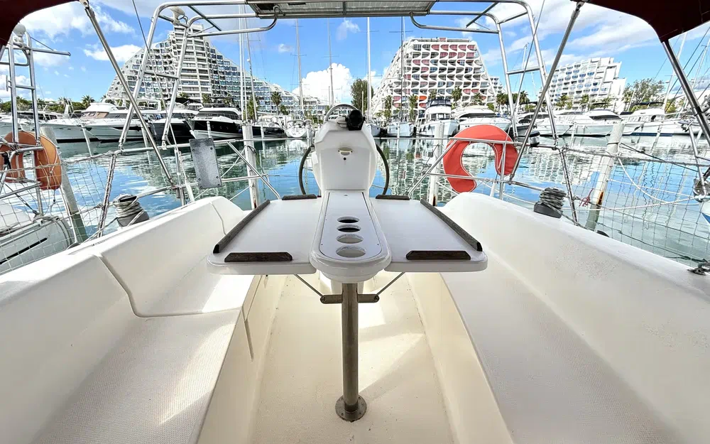 slider 7 Dufour Gib Sea 33