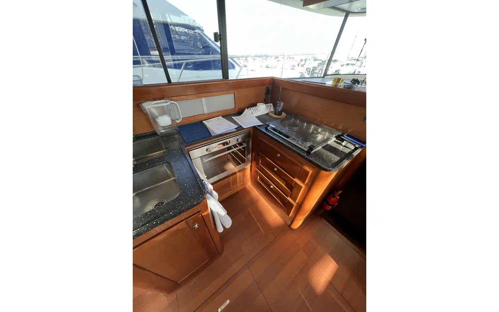 slider 10 Beneteau Swift Trawler 44