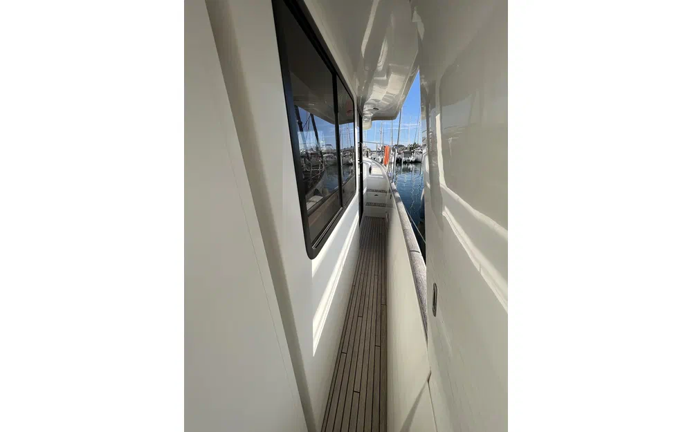 slider 52 Beneteau Swift Trawler 44