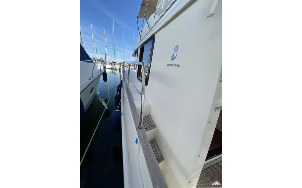 slider 5 Beneteau Swift Trawler 44