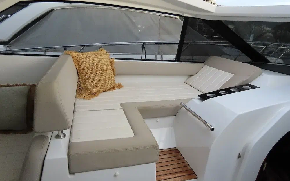 slider 10 Jeanneau Leader 40