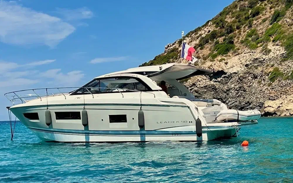slider 1 Jeanneau Leader 40