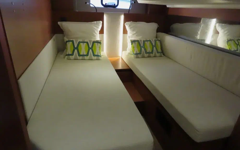 slider 23 Jeanneau Leader 40