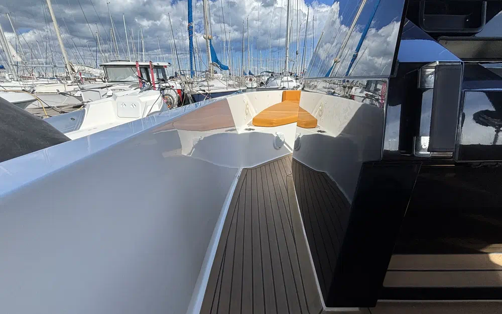 slider 16 De Antonio Yachts D28