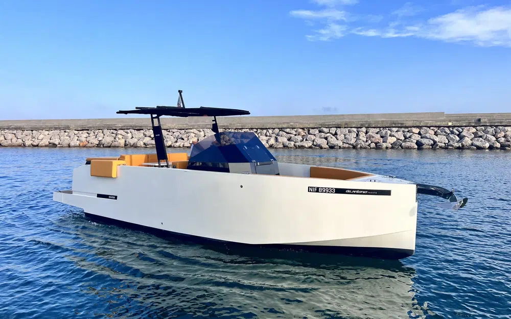 slider 1 De Antonio Yachts D28