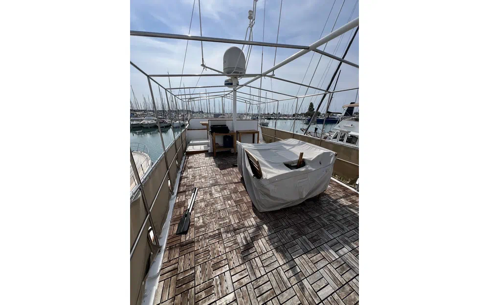 slider 11 Grand Banks 50