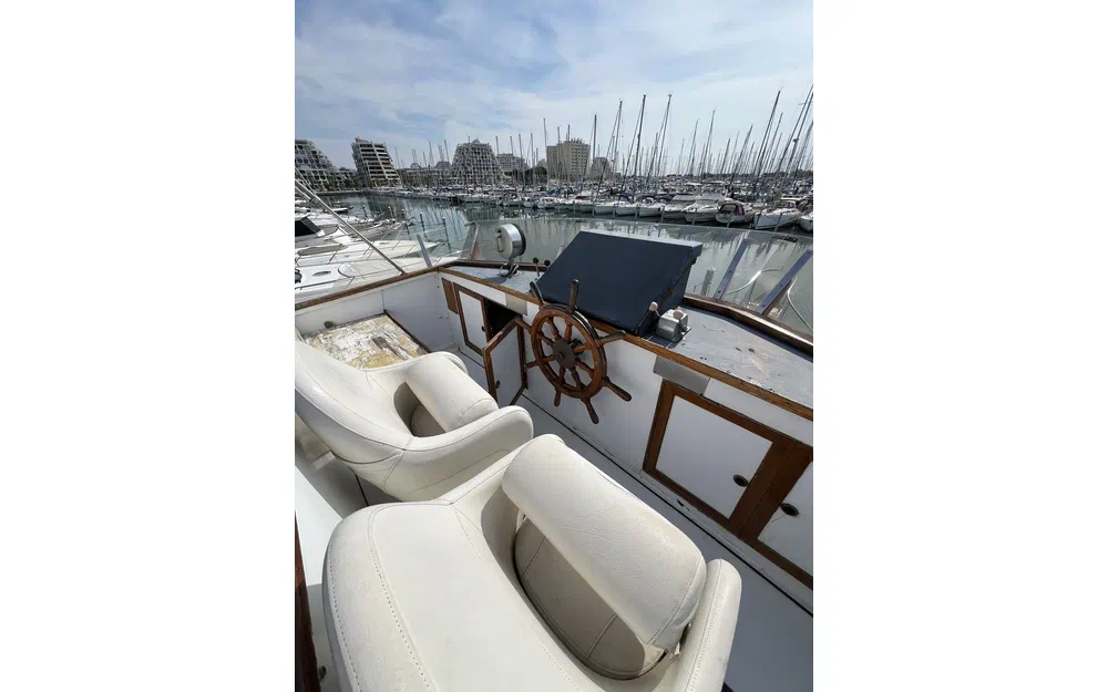 slider 13 Grand Banks 50