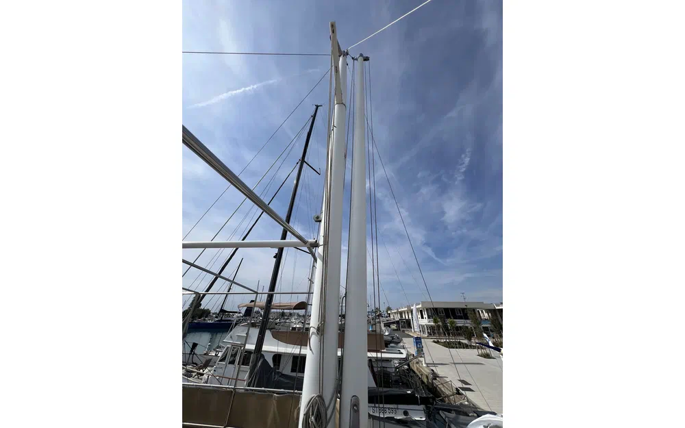 slider 15 Grand Banks 50