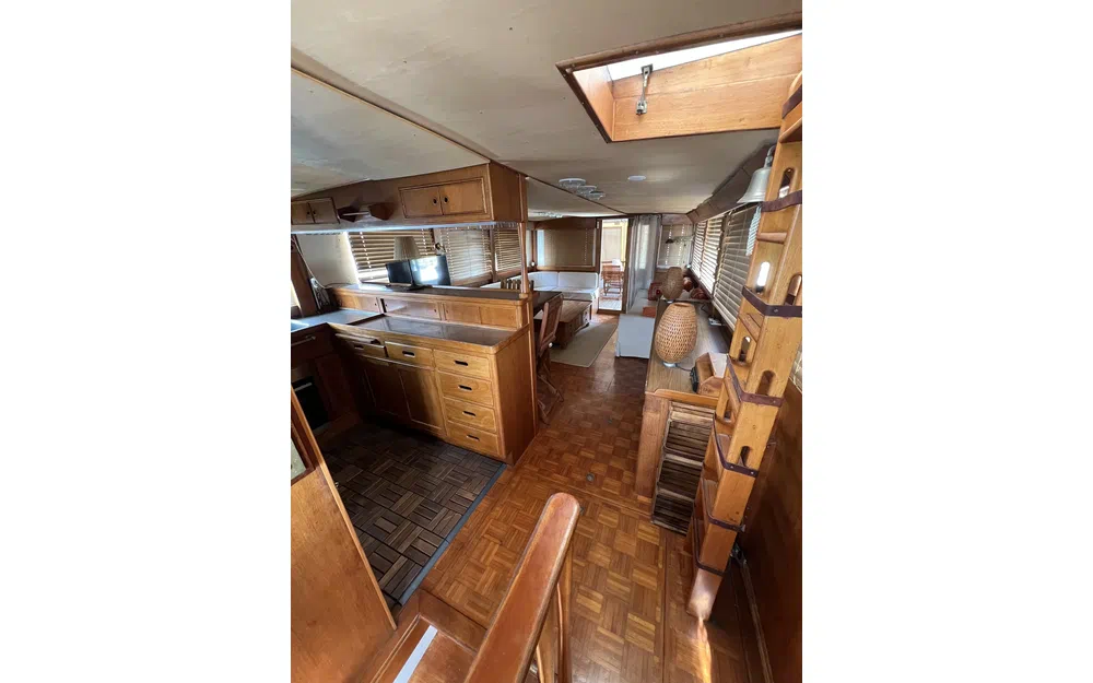 slider 17 Grand Banks 50