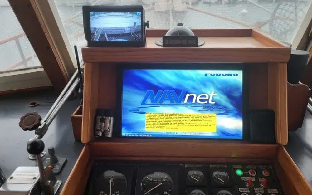 slider 24 Grand Banks 50