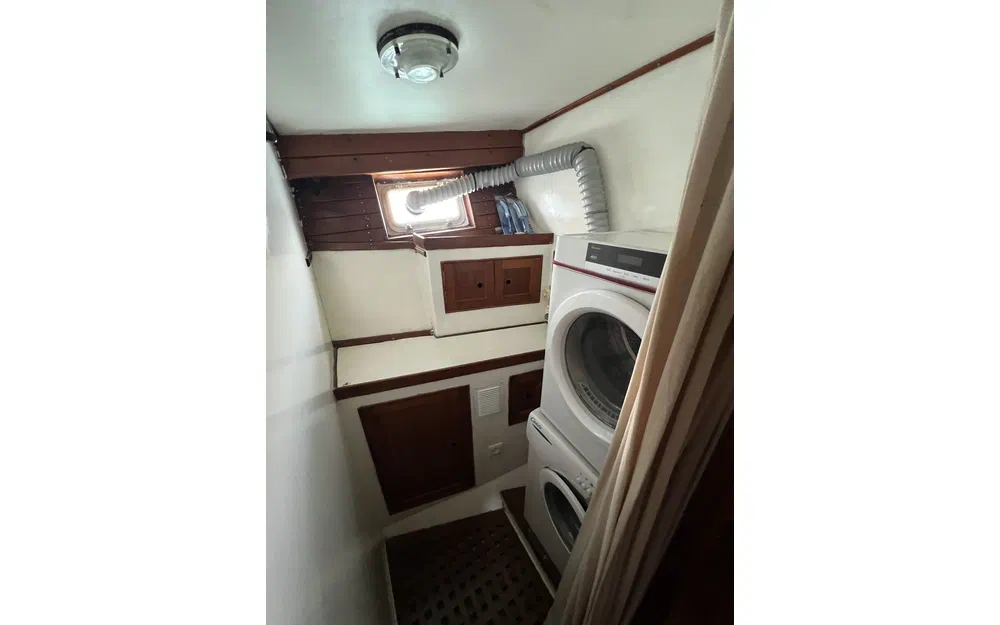 slider 33 Grand Banks 50