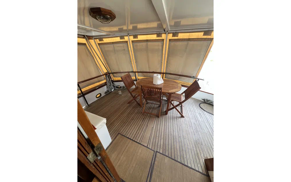 slider 4 Grand Banks 50