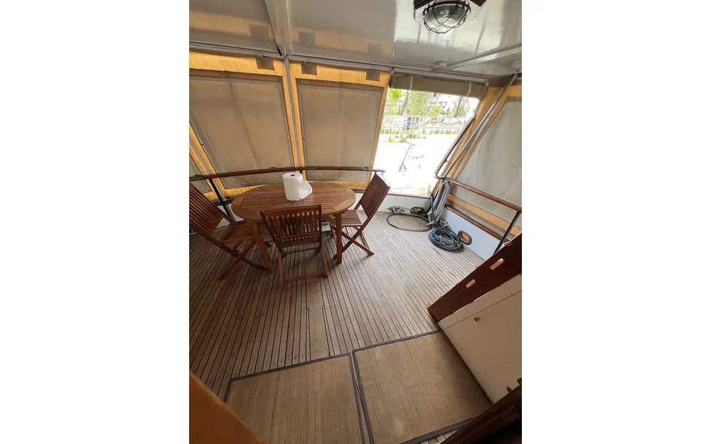 slider 5 Grand Banks 50