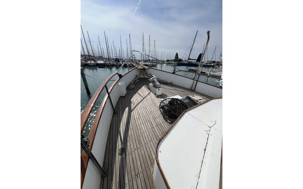 slider 7 Grand Banks 50