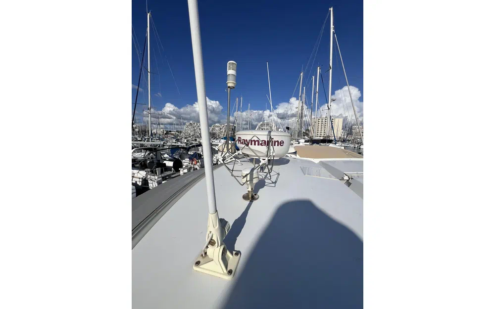 slider 9 Beneteau Flyer Gran Turismo 44