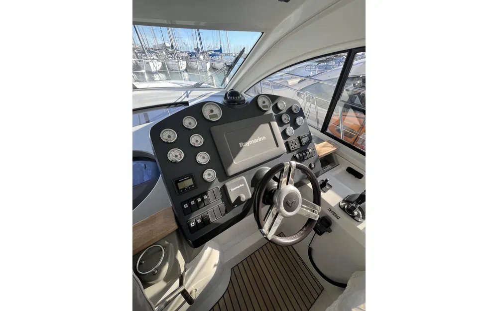 slider 15 Beneteau Flyer Gran Turismo 44