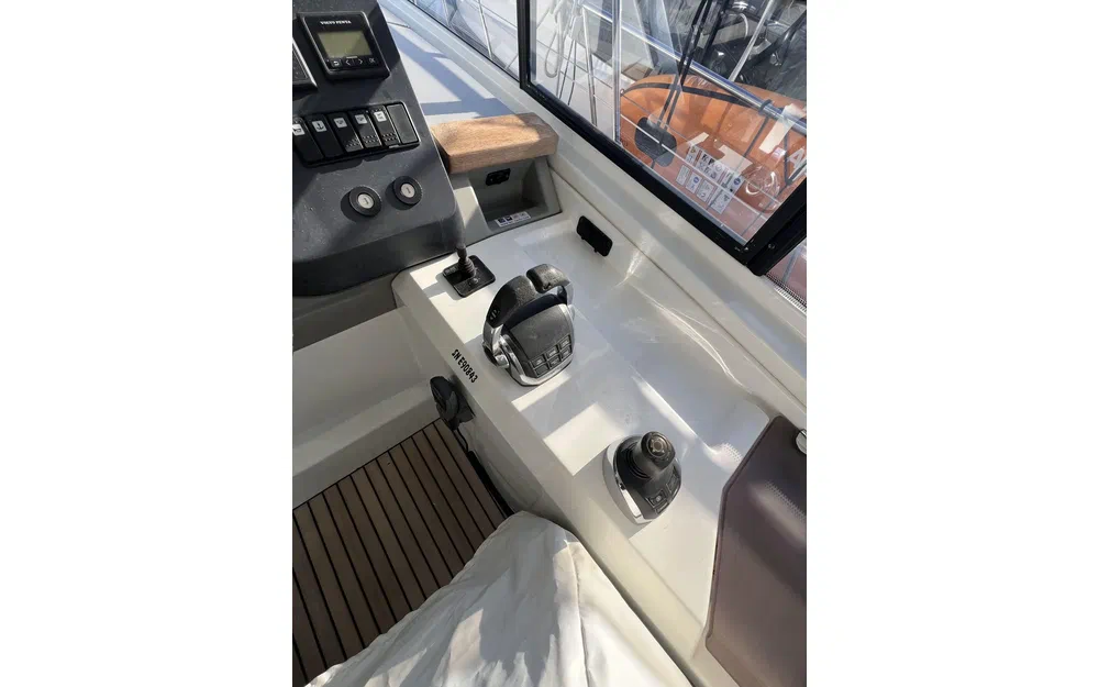 slider 16 Beneteau Flyer Gran Turismo 44