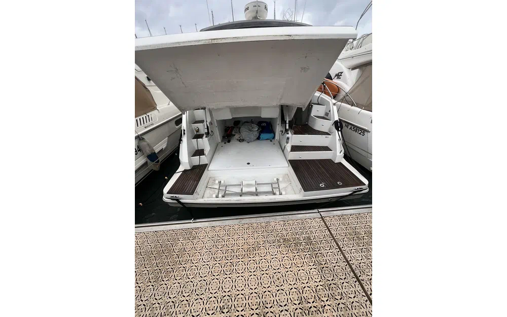 slider 4 Beneteau Flyer Gran Turismo 44