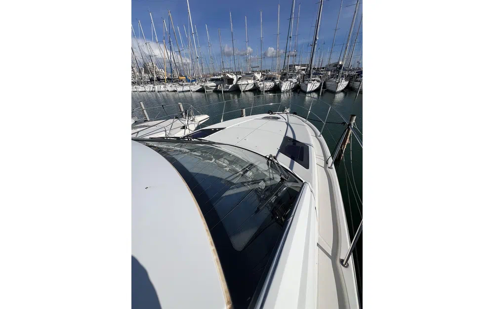 slider 6 Beneteau Flyer Gran Turismo 44