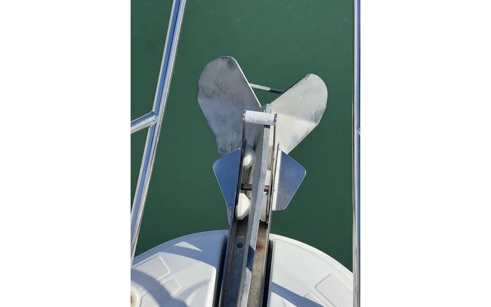 slider 8 Beneteau Flyer Gran Turismo 44