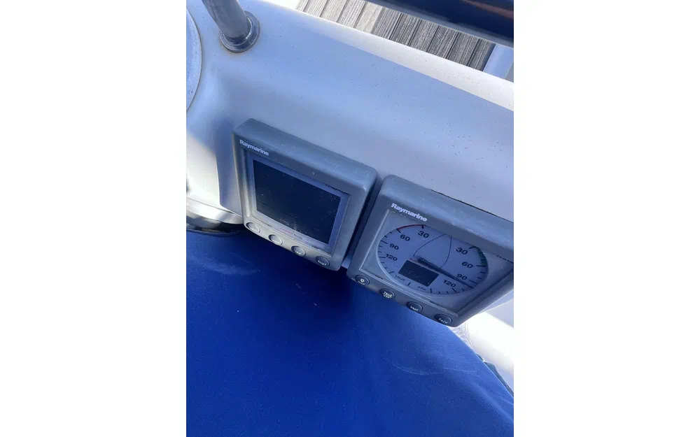 slider 11 Beneteau Cyclades 39.3