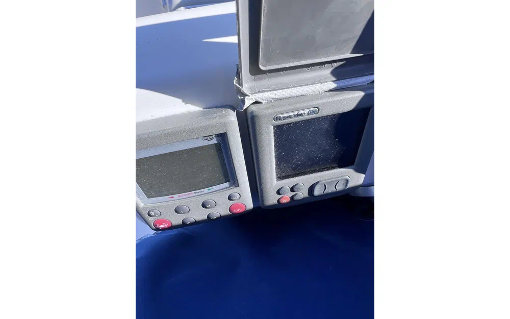 slider 12 Beneteau Cyclades 39.3