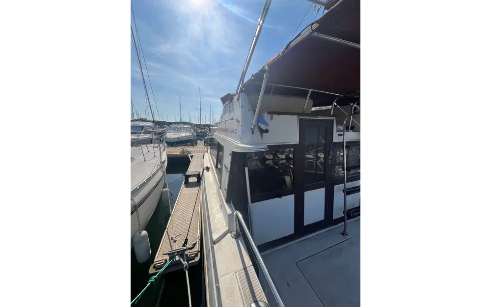 slider 4 Bayliner Cierra 2556