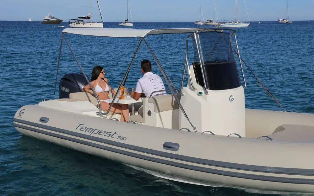 slider 2 Capelli Tempest 700 Luxe