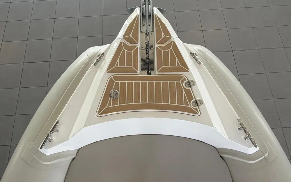 slider 8 Capelli Tempest 700 Luxe