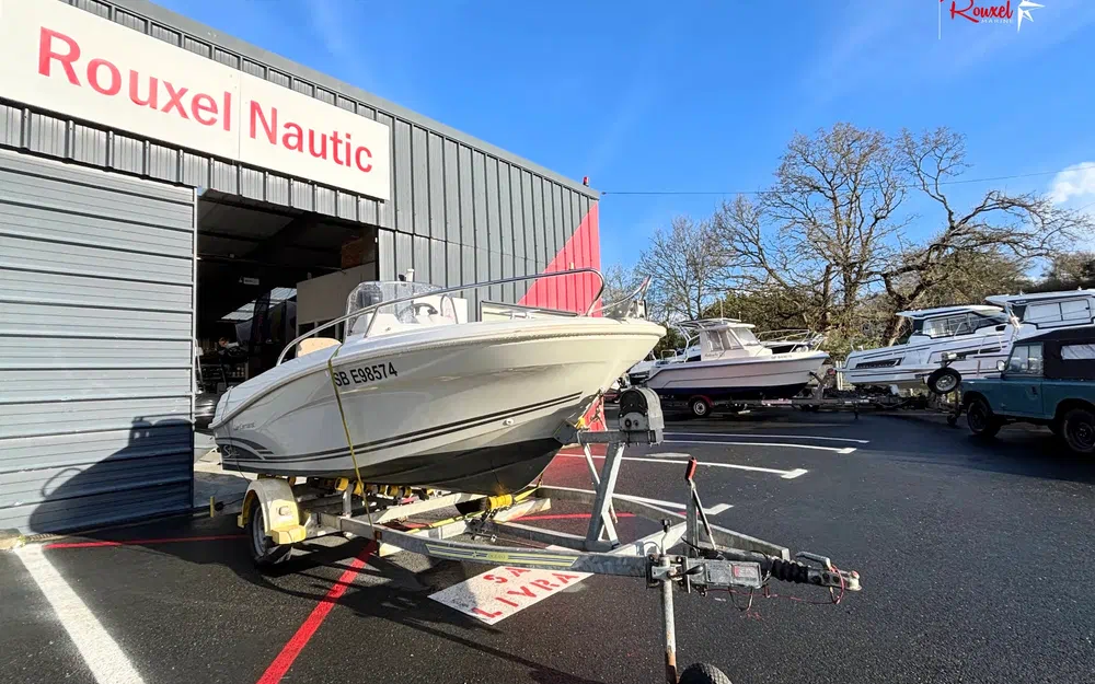 slider 0 Jeanneau Cap Camarat 4.7 CC Cap Camarat 4.7 Style