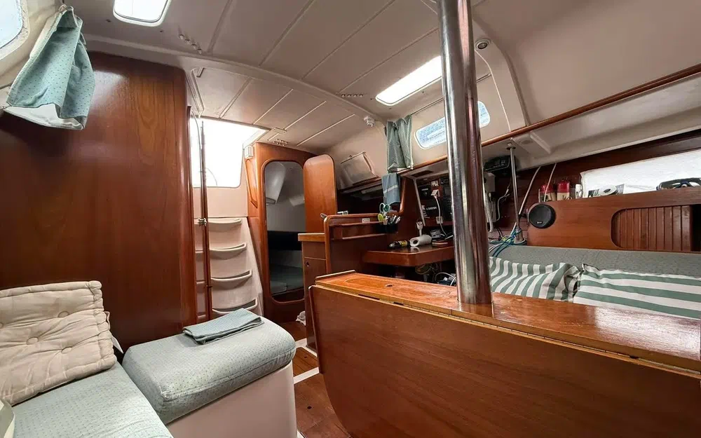 slider 12 Beneteau Oceanis 321