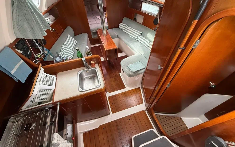 slider 4 Beneteau Oceanis 321