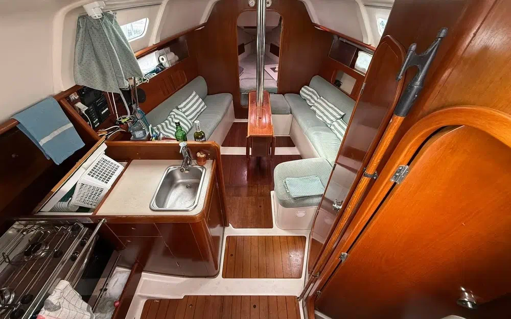 slider 8 Beneteau Oceanis 321