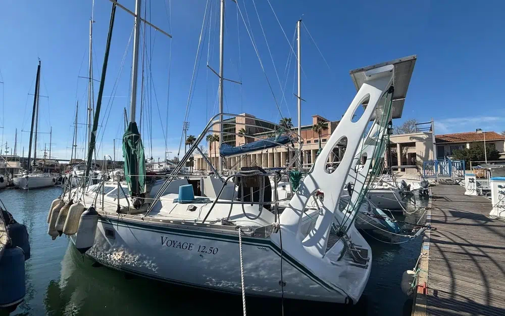 slider 1 Jeanneau Voyage 12.50