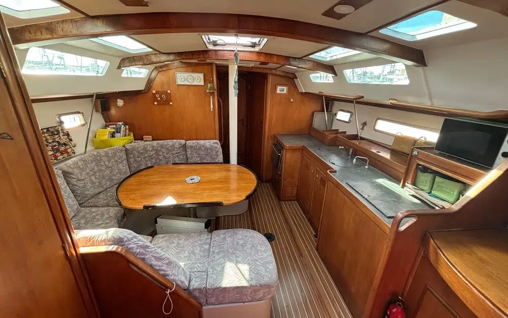 slider 8 Jeanneau Voyage 12.50