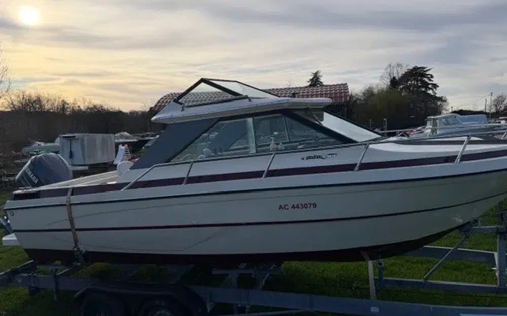 slider 1 Glastron Ventura V210