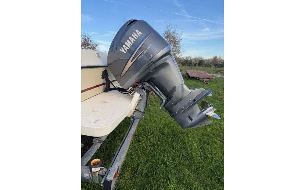 slider 2 Glastron Ventura V210