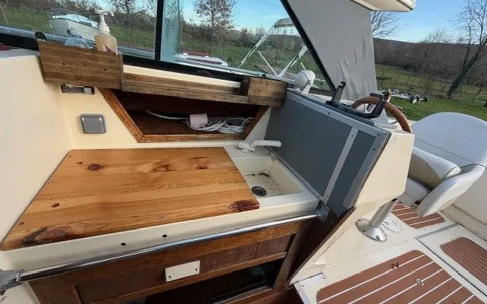 slider 6 Glastron Ventura V210