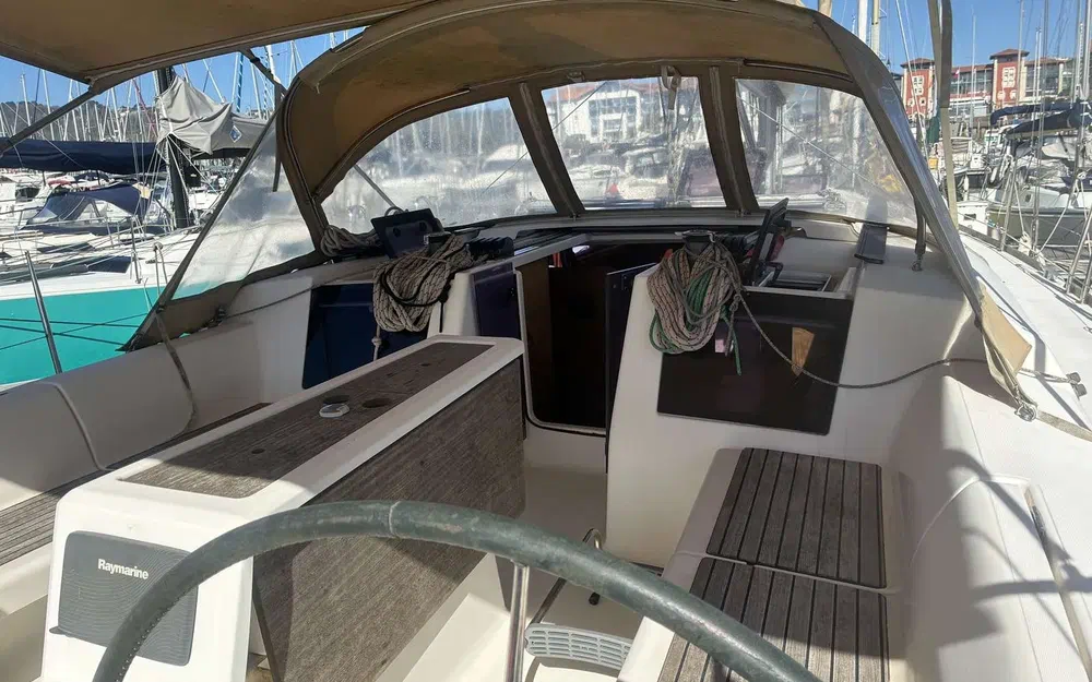 slider 18 Dufour 410 Grand Large