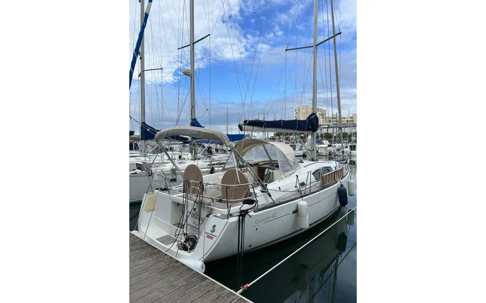 slider 9 Beneteau Oceanis 40