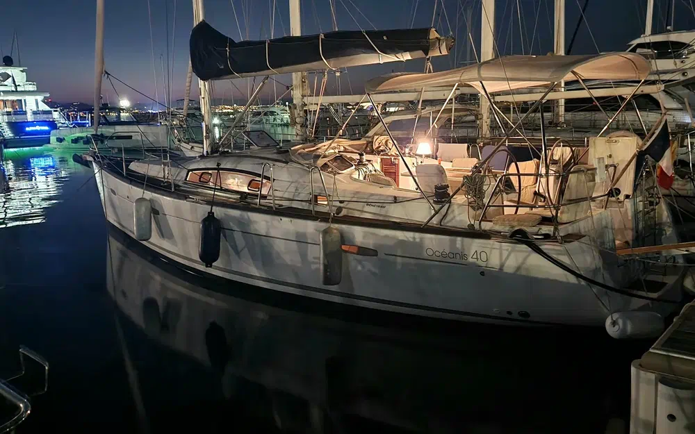 slider 1 Beneteau Oceanis 40