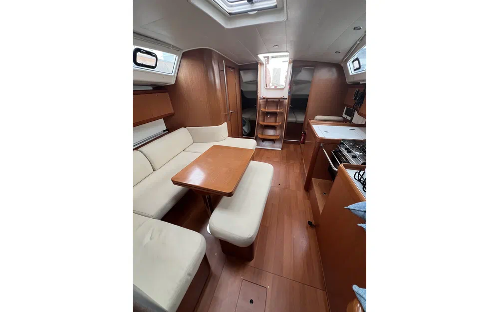 slider 44 Beneteau Oceanis 40