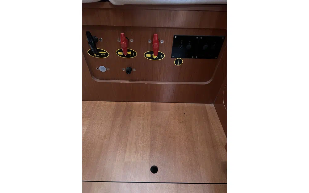 slider 57 Beneteau Oceanis 40