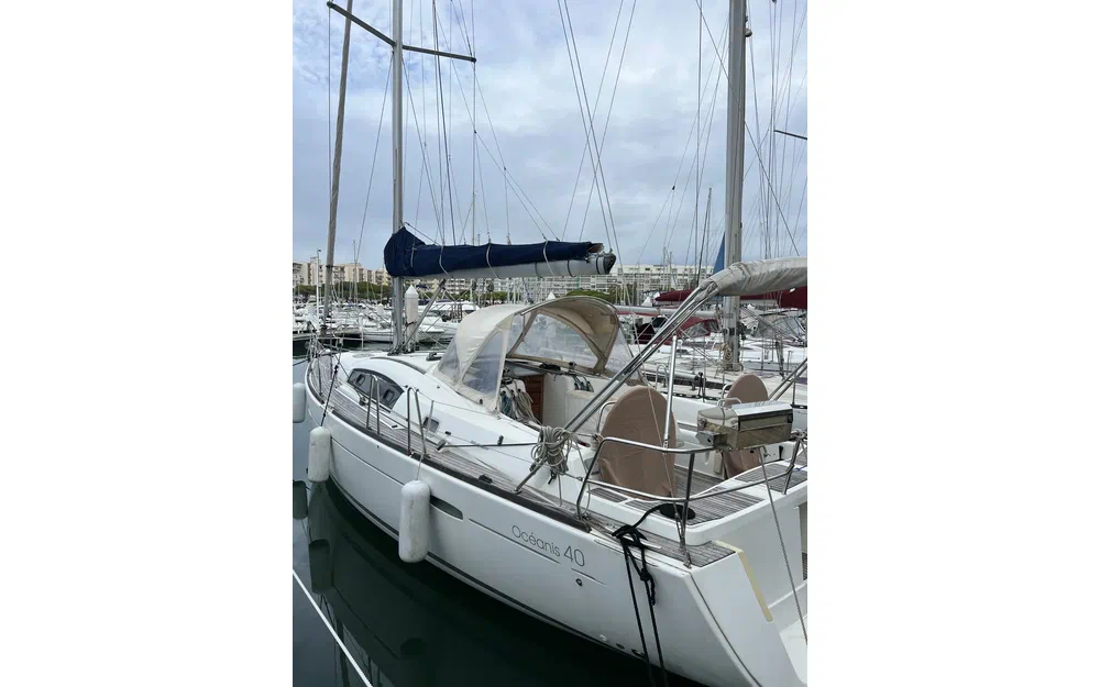 slider 8 Beneteau Oceanis 40